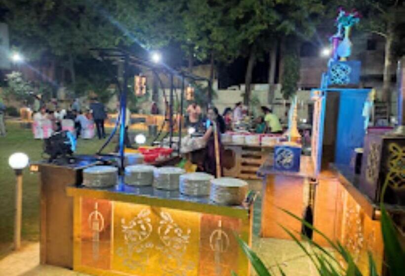 Отель Blue Paradise Chandrapur