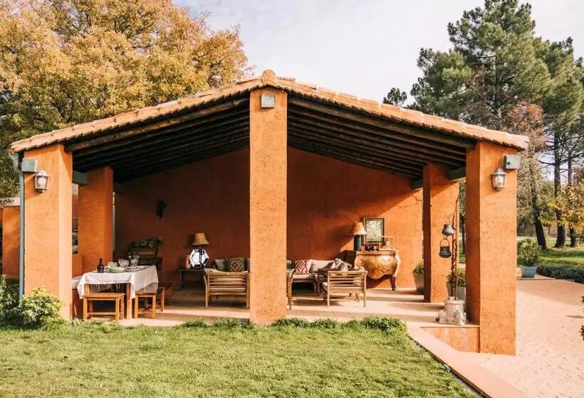 Hotelli Finca La Cruz De Piedra