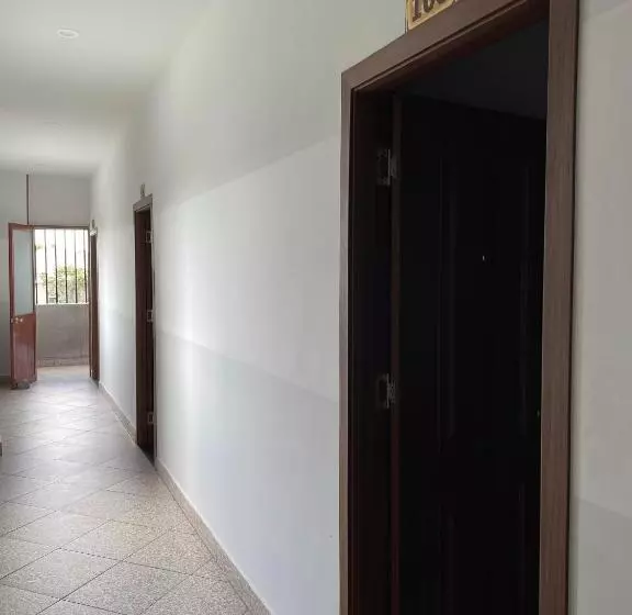 هتل Khách Sạn 179 Bình Dương