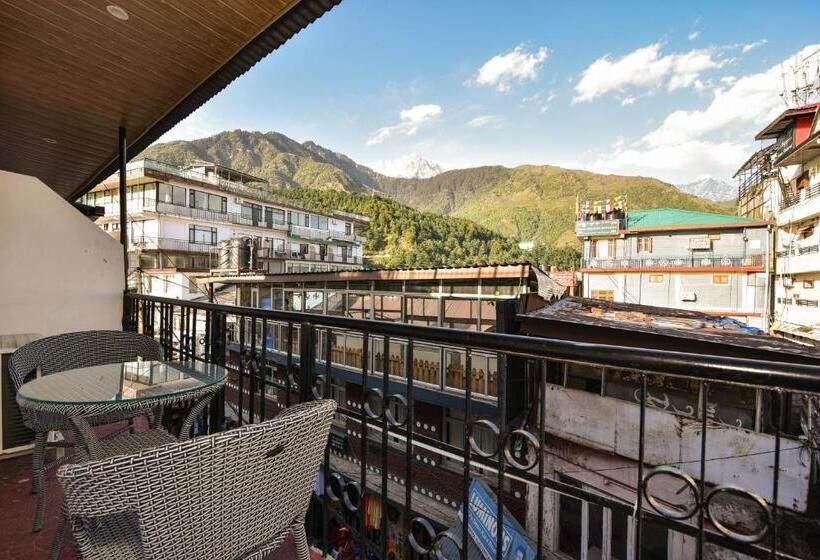 Hotel M Bar And Restaurant