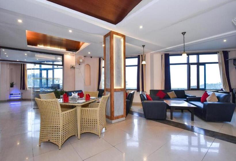 Hotel M Bar And Restaurant