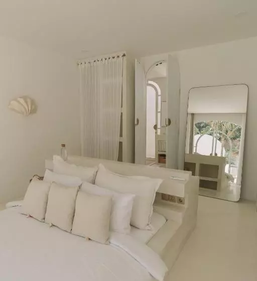 Hotelli Maja Canggu