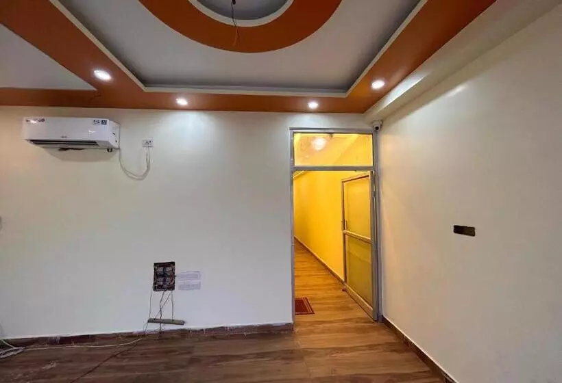 Hotelli Oyo Subharam