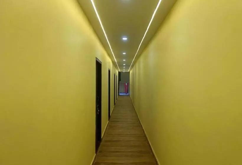 Hotelli Oyo Subharam