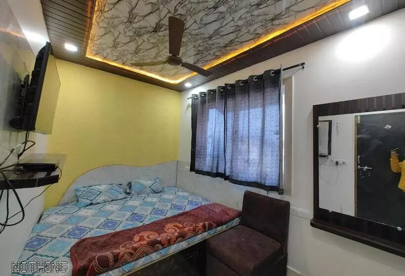 ホテル Unnat Shree