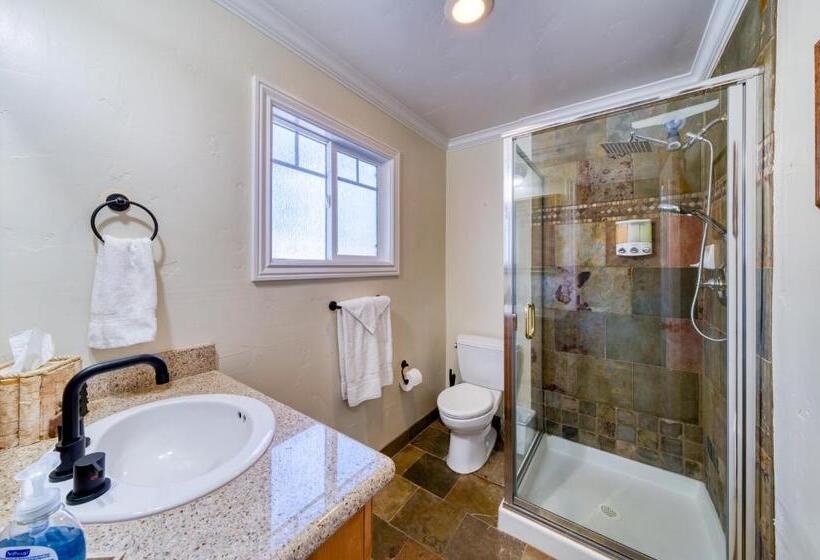 汽车旅馆  Moose And Maple Lodge