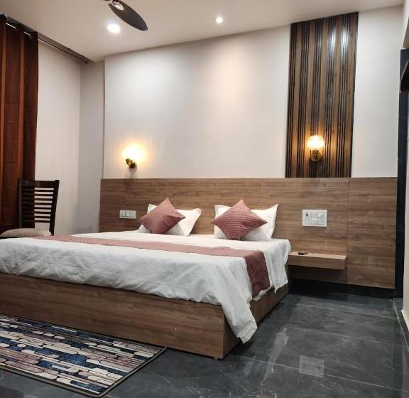 Namay Inn By T And M Hotels