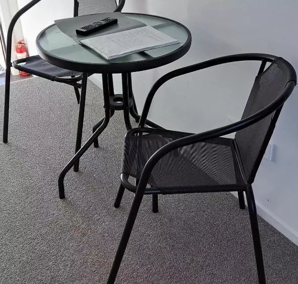 Majatalo Guest Nest In Whitianga   2 Min Walk To Beach