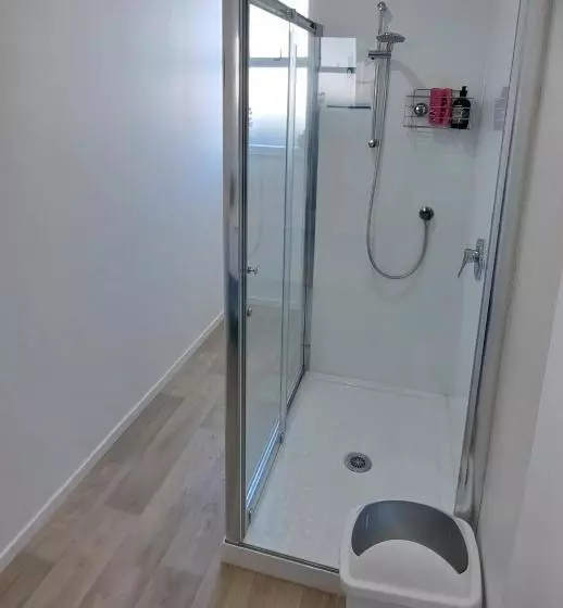 Majatalo Guest Nest In Whitianga   2 Min Walk To Beach