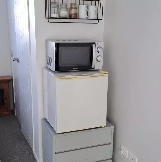 Majatalo Guest Nest In Whitianga   2 Min Walk To Beach