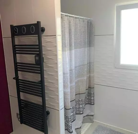 ペンション Maison Calme/chambre Privée/clim+tv/pétit Dejeuner Inclu/tout Confort