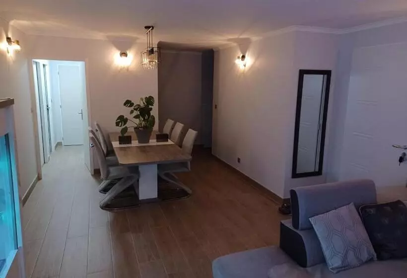 ペンション Maison Calme/chambre Privée/clim+tv/pétit Dejeuner Inclu/tout Confort