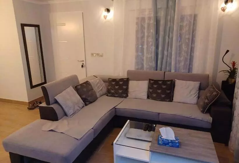 ペンション Maison Calme/chambre Privée/clim+tv/pétit Dejeuner Inclu/tout Confort