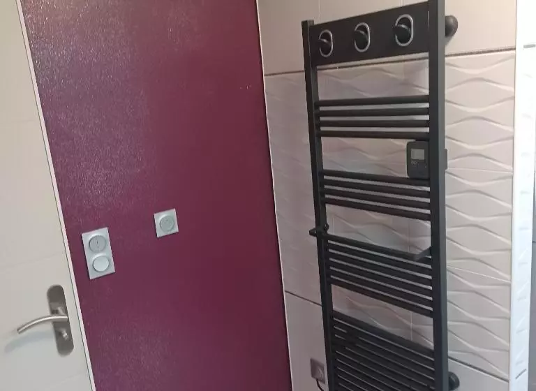 ペンション Maison Calme/chambre Privée/clim+tv/pétit Dejeuner Inclu/tout Confort
