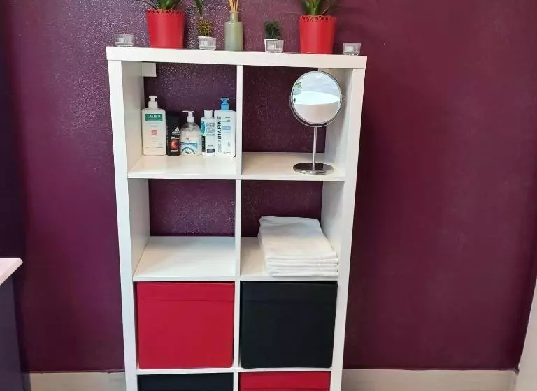 ペンション Maison Calme/chambre Privée/clim+tv/pétit Dejeuner Inclu/tout Confort