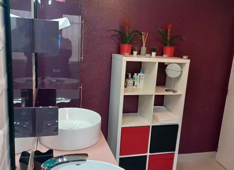 ペンション Maison Calme/chambre Privée/clim+tv/pétit Dejeuner Inclu/tout Confort