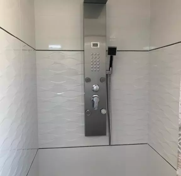 ペンション Maison Calme/chambre Privée/clim+tv/pétit Dejeuner Inclu/tout Confort