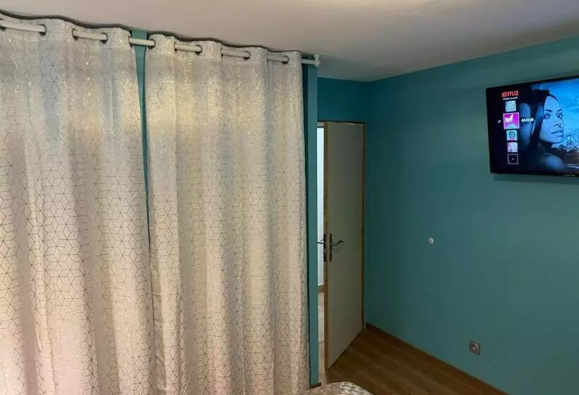 ペンション Maison Calme/chambre Privée/clim+tv/pétit Dejeuner Inclu/tout Confort