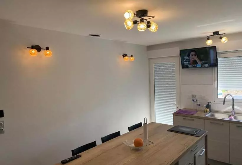 ペンション Maison Calme/chambre Privée/clim+tv/pétit Dejeuner Inclu/tout Confort
