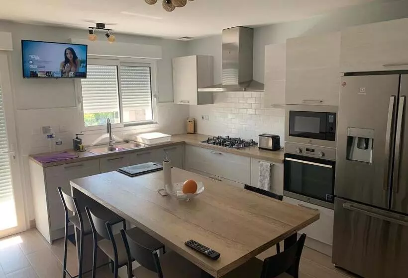ペンション Maison Calme/chambre Privée/clim+tv/pétit Dejeuner Inclu/tout Confort