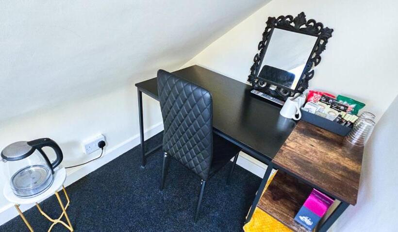 بنسيون Mystayinn Telford Guest House