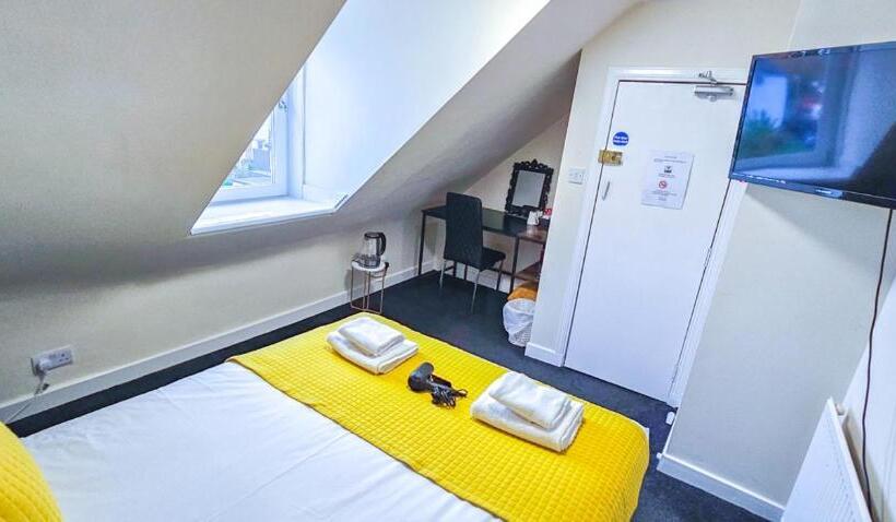 بنسيون Mystayinn Telford Guest House