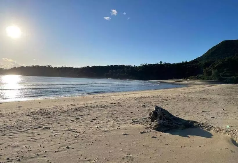 پانسیون Vamos The Beach Front   Vacation Stay 05356v