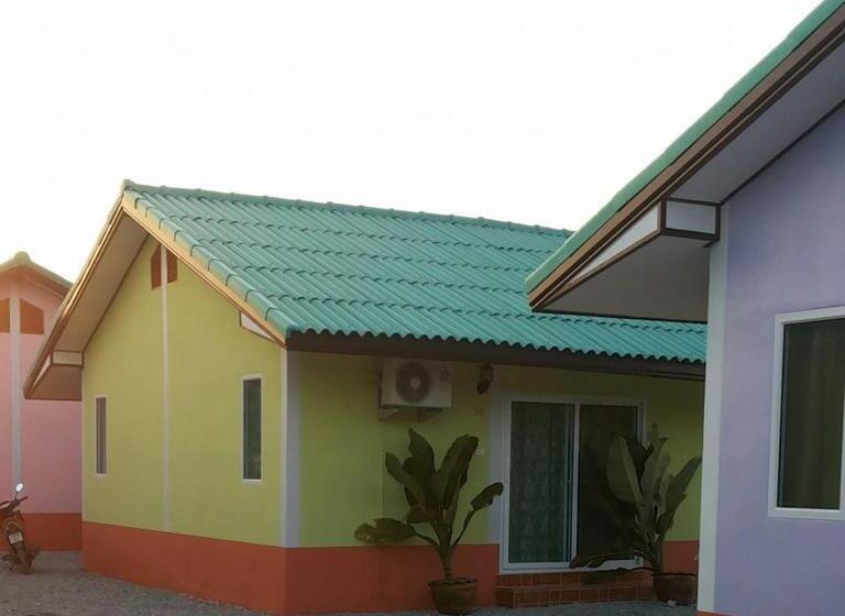 Resort เรือนทองรีสอร์ท