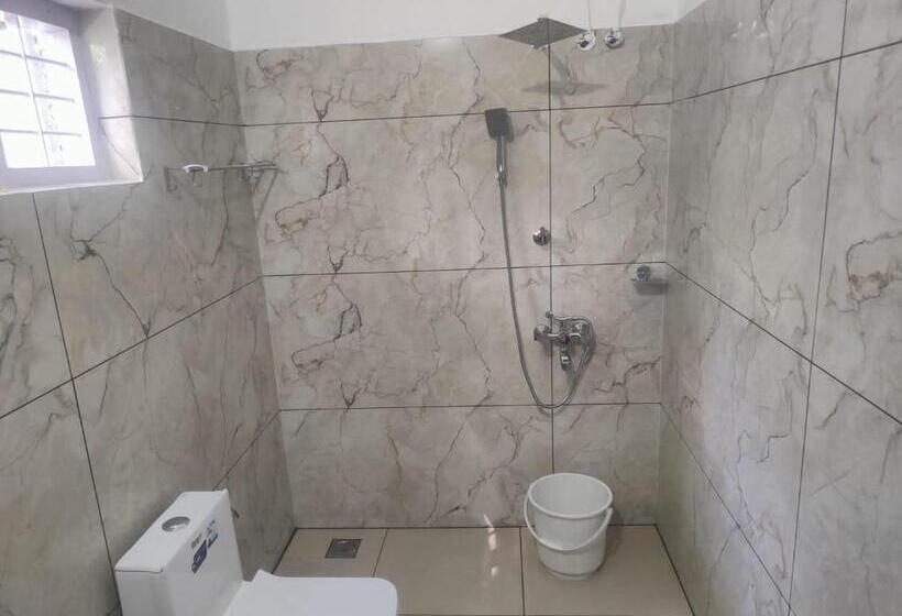 Resort The Royal Island