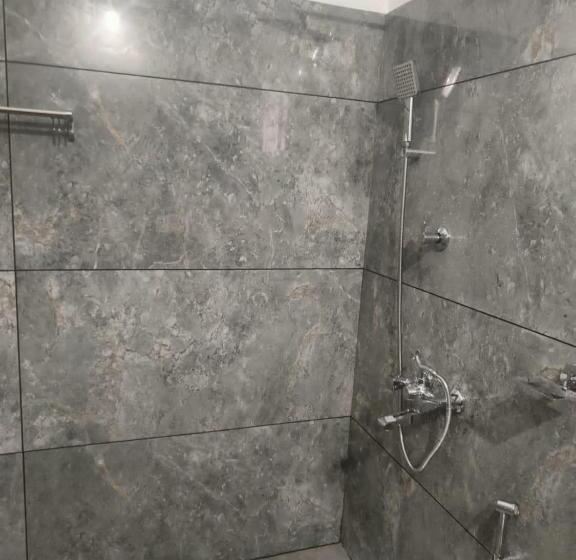 Resort The Royal Island