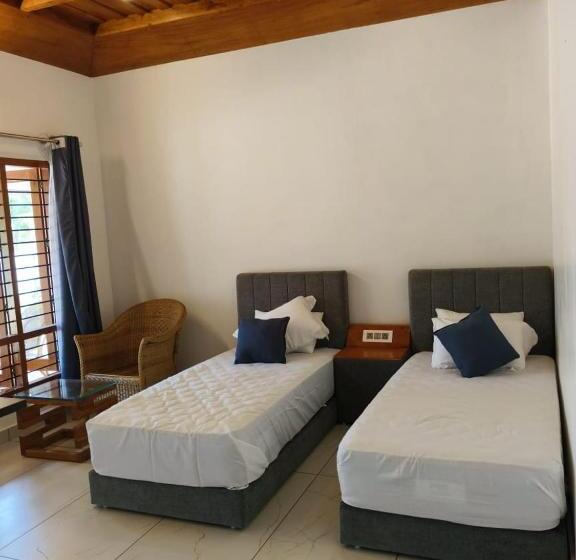 Resort The Royal Island