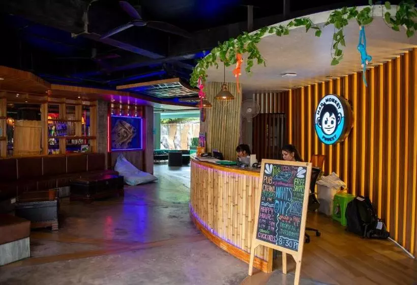 ユースホステル Mad Monkey Phuket