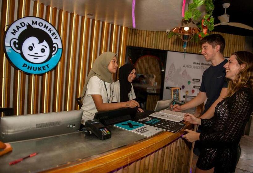 ユースホステル Mad Monkey Phuket
