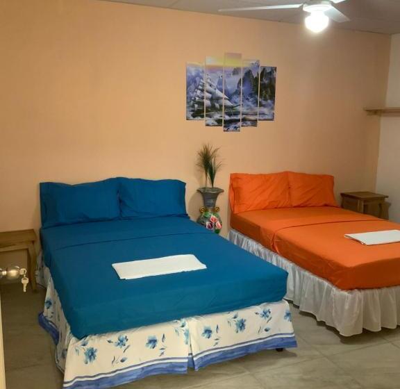 تختخواب و صبحانه La Dolce Vita Francophone