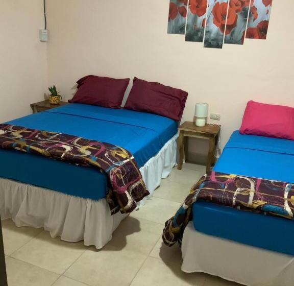 تختخواب و صبحانه La Dolce Vita Francophone