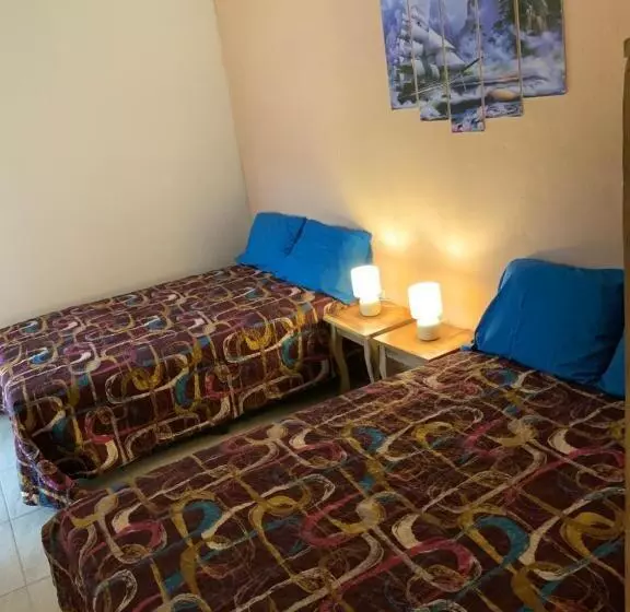 تختخواب و صبحانه La Dolce Vita Francophone