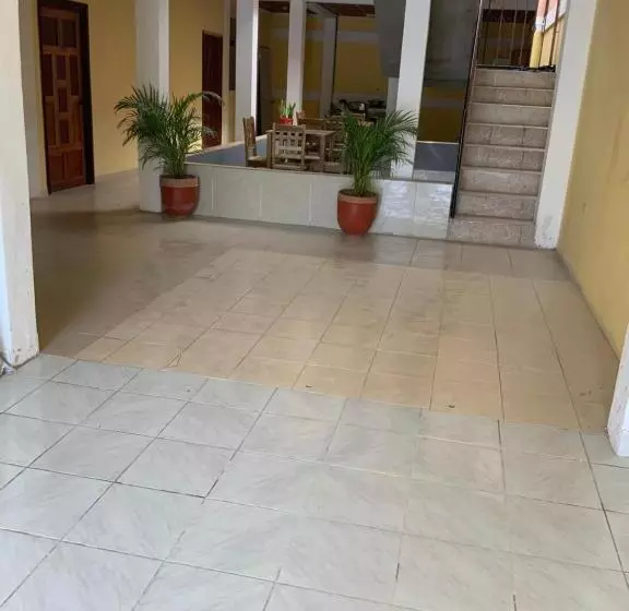 تختخواب و صبحانه La Dolce Vita Francophone