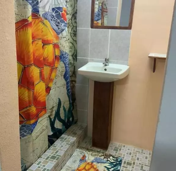 تختخواب و صبحانه La Dolce Vita Francophone