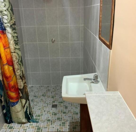 تختخواب و صبحانه La Dolce Vita Francophone