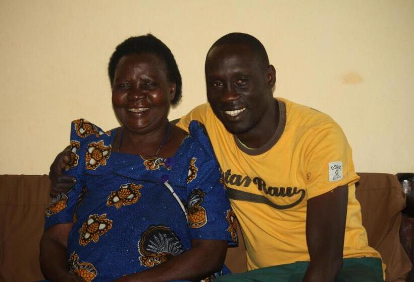 تختخواب و صبحانه Wild West Guest House