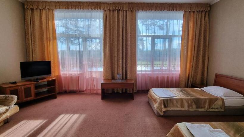 酒店 готельно ресторанний комплекс три бобри