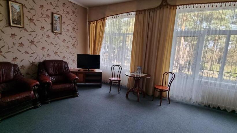 酒店 готельно ресторанний комплекс три бобри