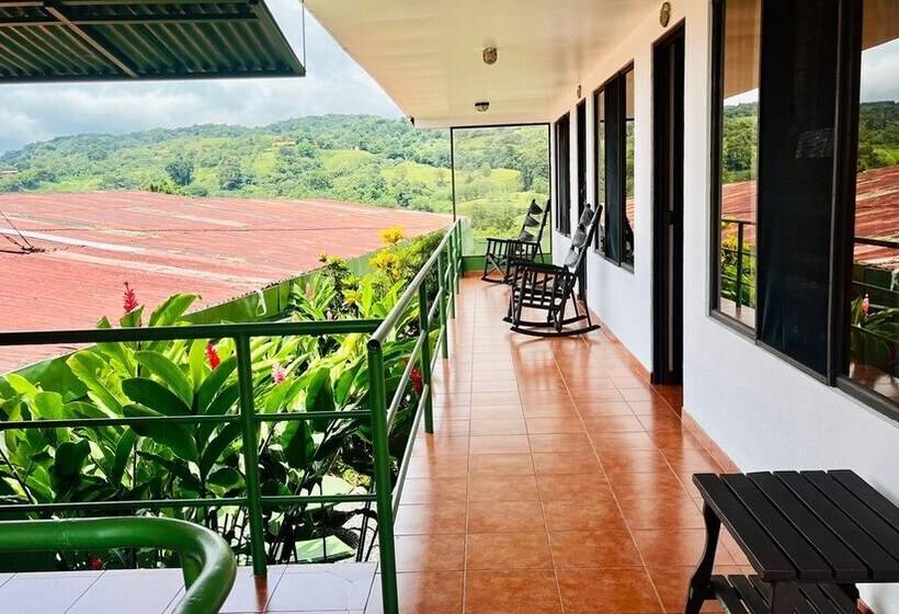 胶囊酒店 Hostal Nuevo Arenal Downtown, Private Rooms With Bathroom