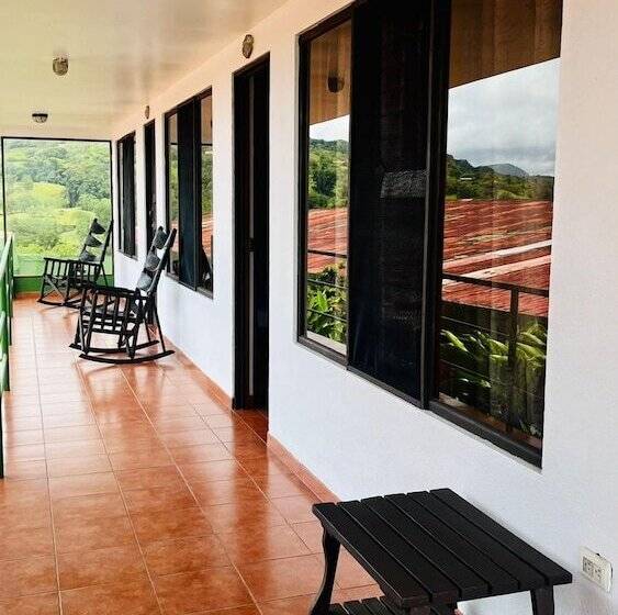 胶囊酒店 Hostal Nuevo Arenal Downtown, Private Rooms With Bathroom