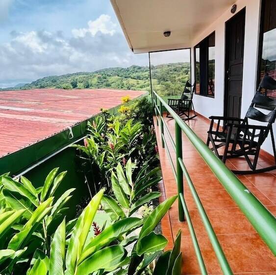 胶囊酒店 Hostal Nuevo Arenal Downtown, Private Rooms With Bathroom