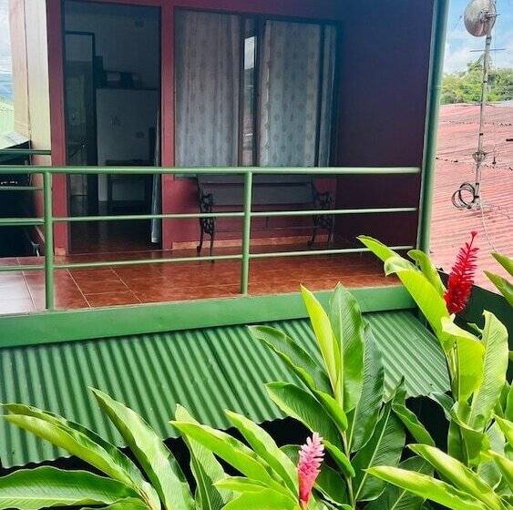 胶囊酒店 Hostal Nuevo Arenal Downtown, Private Rooms With Bathroom