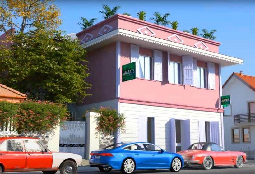 هتل Gite Urbain Mafate Café