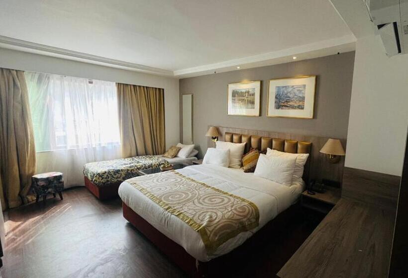 هتل Lake View Kashmir