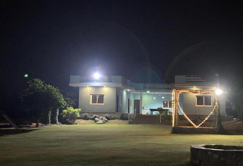 ホテル Private Patties Farmhouse Gurgaon