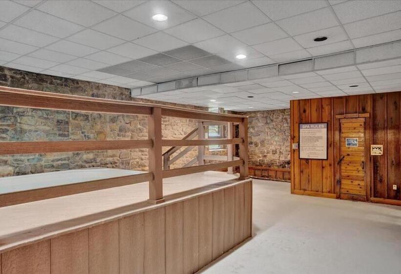 فندق The Lodge Luxury Resort At Lake Harmony